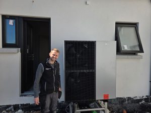Dan Ilovan Installs a Viessmann Vitocal 150-A R290 Air Source Heat Pump with Full Smart Control